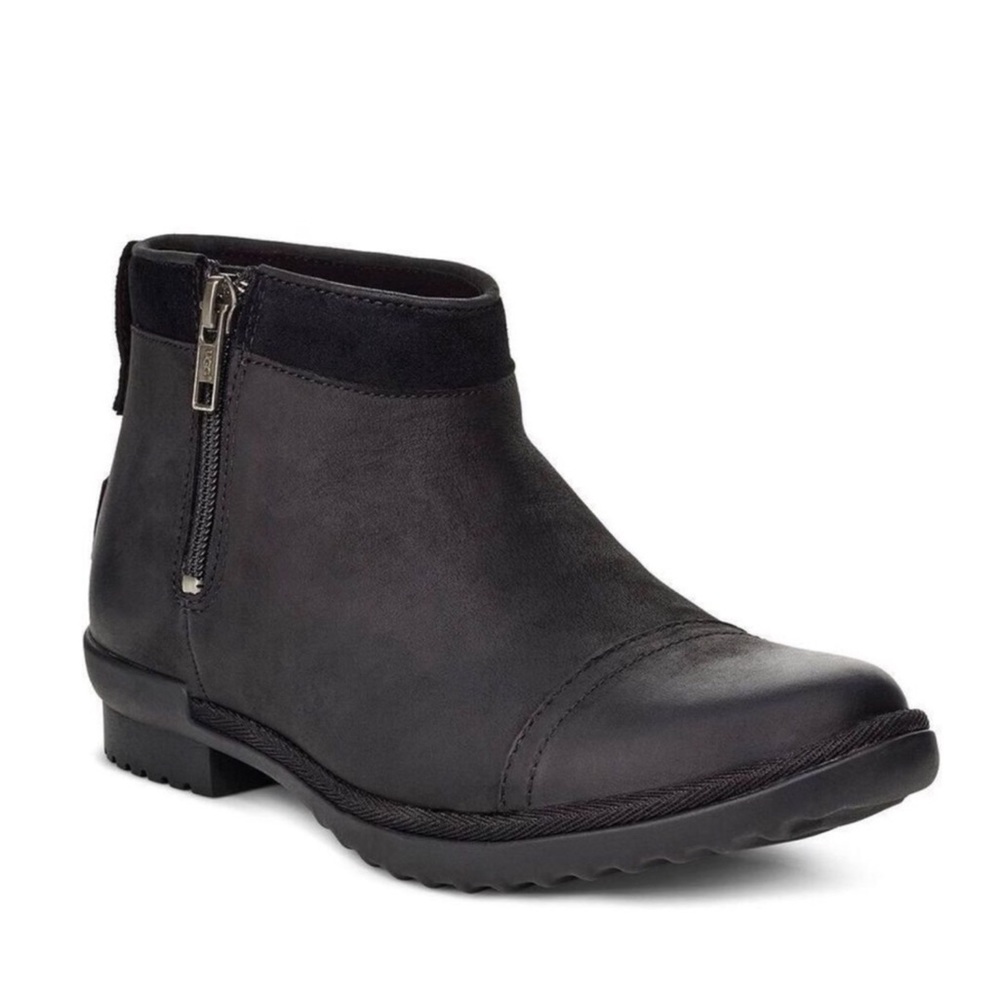 UGG Attell Ankle Boots Size 9